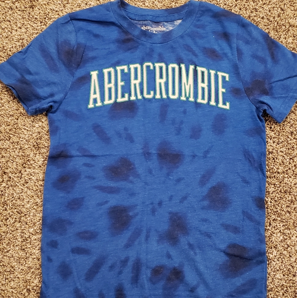 Youth boys size 9/10 Abercrombie kids tee